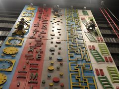 -极限PLAY运动娱乐新世界·团建派对表演休闲馆·室内高空游乐园