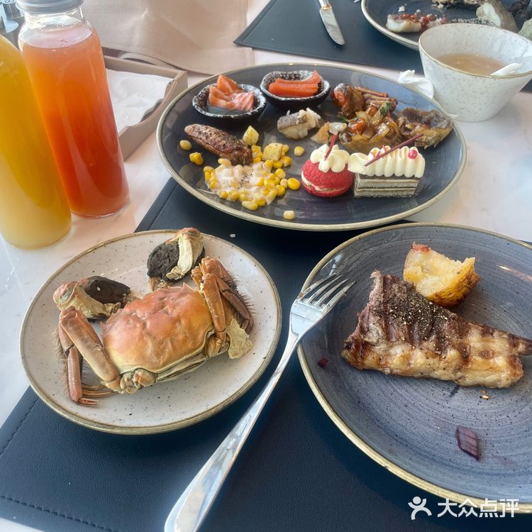 哈尔滨丽思卡尔顿自助餐[调皮]