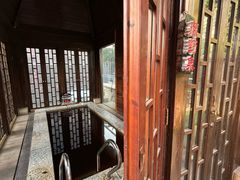 -裕龙汤泉