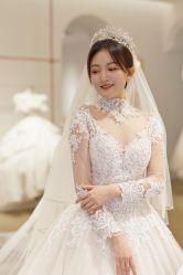 -派丽莫Pellimo原创设计婚纱品牌
