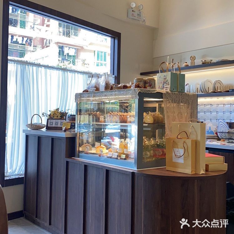 东莞下午茶｜店铺好看但略雷