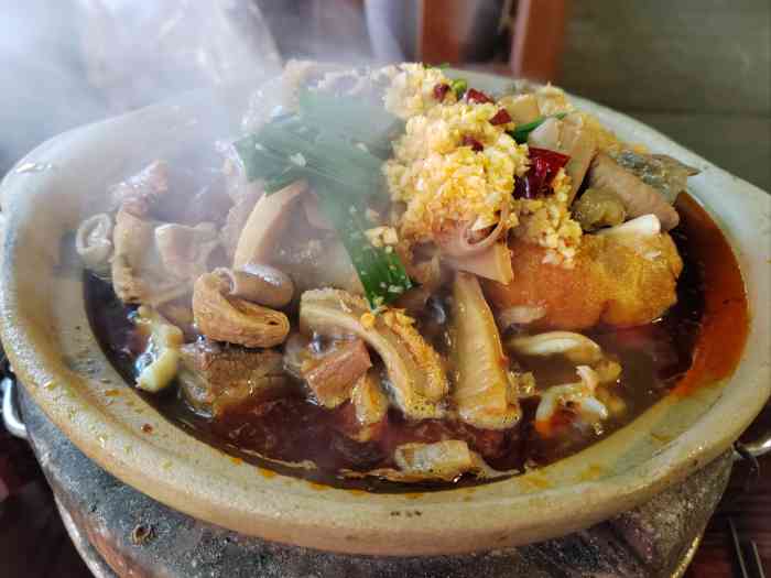 沙胆彪炭炉牛杂煲(成都玉林店)-"都说好奇害死猫还真不假每天下班都会