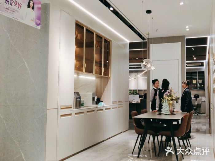 索菲亚全屋定制衣柜橱柜家具(东四环红星美凯龙大郊亭店)图片