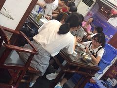 等位区-临街徽菜馆·正宗黄山味