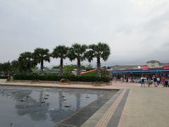 -亚龙湾中心广场