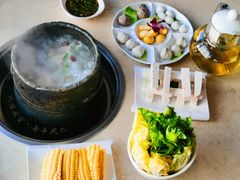 -墨脱石锅椰子鸡•香草鸭•东山羊(大东海店)