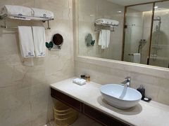 -深圳君逸国际酒店(龙岗横岗塘坑地铁站店)