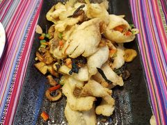 -香巴拉云南餐厅(华莱坞店)