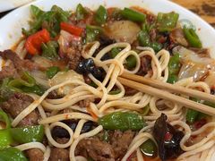 -歹歹的加个面过油肉拌面