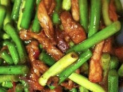 蒜苔炒肉-客家山