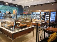 面包甜点陈列柜-巴黎贝甜(望京信万店)