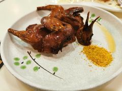 玻璃脆皮乳鸽-禄興記香港大排档(歌斐中心店)