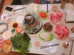 -洞庭洲·防空洞火锅·烧烤·铜锅涮肉(新百广场店)