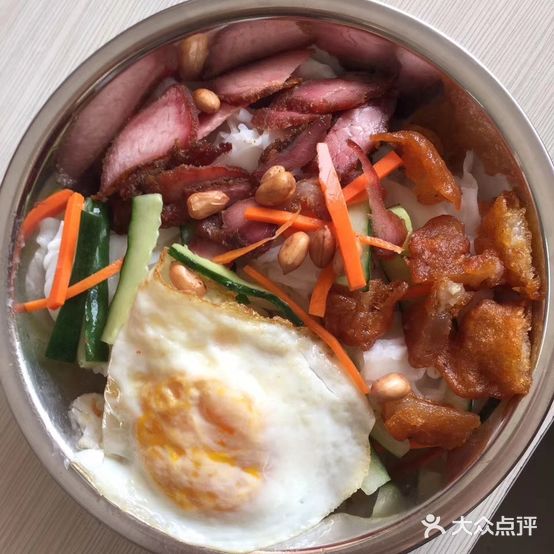 姚哥东龙酸粉·参鲜生料煮粉(世纪花园店)