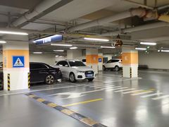 -BFC外滩金融中心停车场