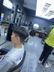 -藤野造型专业烫染接发