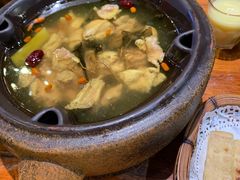 -老滇山寨•云南特色菜•地方菜•民族风情歌舞表演(金碧店)