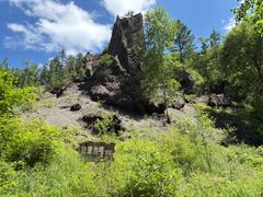 -峡谷浮石林景区