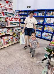 -逝水玩具折扣店