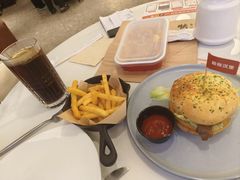 -必胜客(华南摩尔店)