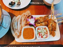 -Chom Cafe and Restaurant