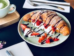 草莓巧克力牛角包-251#coffee roasters(沿河东路店)