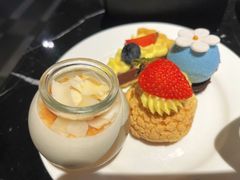 -小天鹅戴斯酒店鲸鲨百汇创作料理