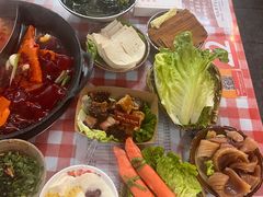 -赵美丽·重庆社区火锅·直营店(火车东站·中豪国际店)