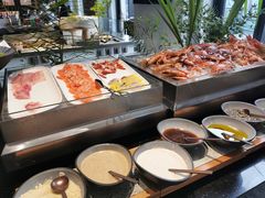 自助调料区-杭州桐庐康莱德酒店西餐厅-舍