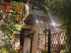 -Cuc Gach Quan Restaurant