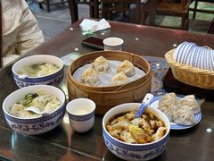 -笑来喜馄饨小笼工坊(通扬路店)