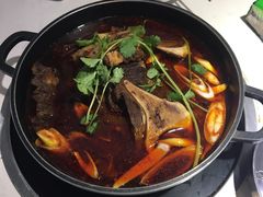 -运气牛自助酱大骨火锅(南京东路店)