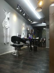 -茶发Salon·烫发染发理发