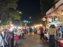 -周日夜市