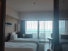 -三亚湾海居雅高铂尔曼度假酒店