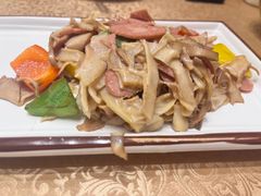 烟竹笋炒腊肠-天龙宝严素食馆(大兴善寺店)