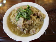 猪肉炖酸菜-天门湖餐厅(天门山店)