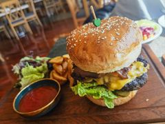 芝士焗牛肉汉堡-瑞诗酒店-西餐厅