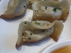 -小杨生煎(金山百联购物中心3楼店)