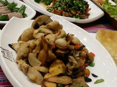 -香巴拉云南餐厅(华莱坞店)