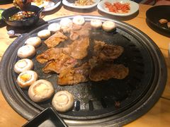 -极简·炭火烤肉主题餐厅·龙虾烧烤·烤羊排(宝龙店)