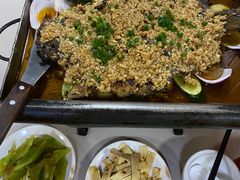 -宏兴烤鱼山庄(宣恩总店)