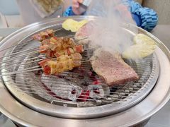 -围炉肉舍•炭烤活鳗•丹东海鲜烤肉(步行街店)