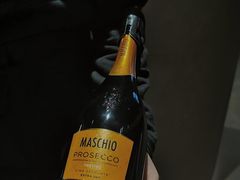 -wineapp葡萄酒餐吧(外滩金融中心店)