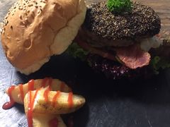 -HIGH FIVE哈福手工汉堡(桂林路店)