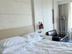 -上海漕河泾万丽酒店