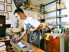 咖啡师小哥哥-唐咖精品咖啡(大理古城手冲店)