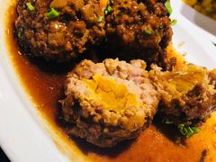 鸭蛋黄狮子头-梅飞酒家(桑园路店)