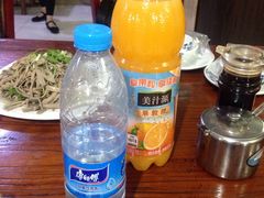 -溢心园香河肉饼总店