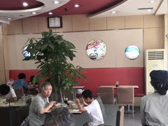 大堂-李先生牛肉面大王(营口大润发店)